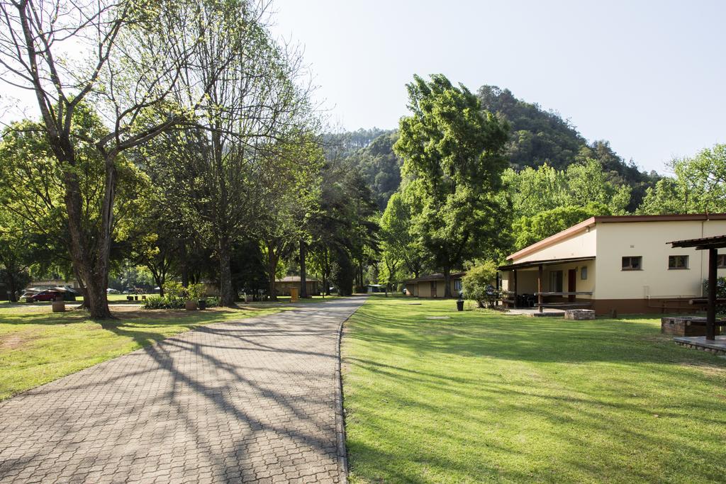 Merry Pebbles Resort Sabie Exteriör bild