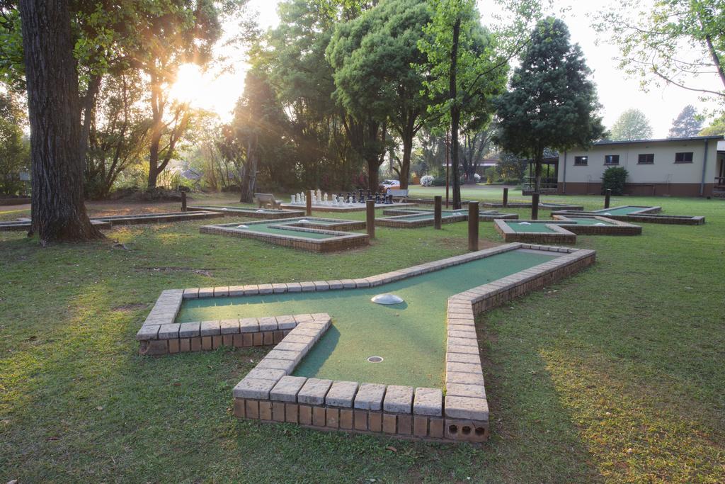 Merry Pebbles Resort Sabie Exteriör bild