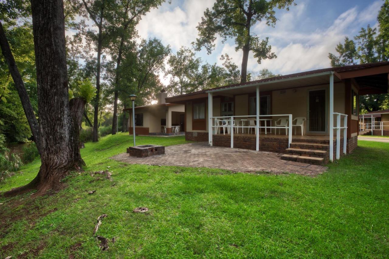Merry Pebbles Resort Sabie Exteriör bild