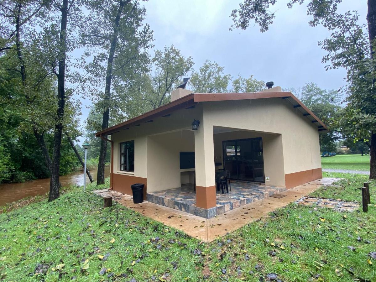 Merry Pebbles Resort Sabie Exteriör bild