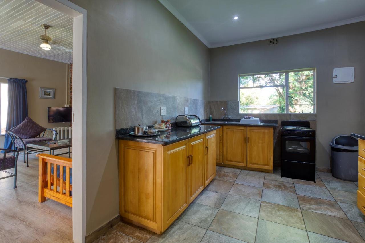 Merry Pebbles Resort Sabie Exteriör bild